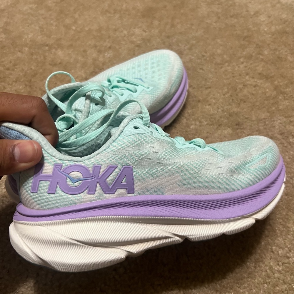 Hoka Clifton 9